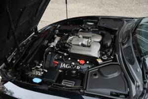Image 38/41 de Jaguar XKR (2003)