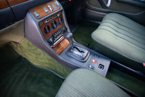 Bild 20/29 von Mercedes-Benz 280 E (1983)