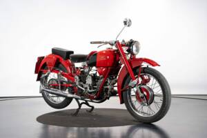 Immagine 6/50 di Moto Guzzi Falcone Turismo (1960)