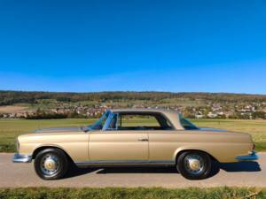 Afbeelding 3/30 van Mercedes-Benz 220 SE b (1961)