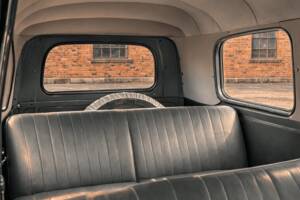 Image 5/28 de Peugeot 203 Familiale (1953)