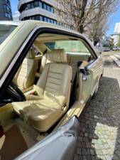 Bild 25/65 von Mercedes-Benz 380 SEC (1983)