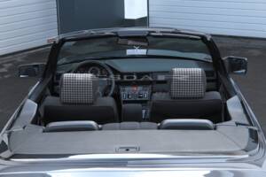 Bild 30/31 von Mercedes-Benz E 200 (1996)