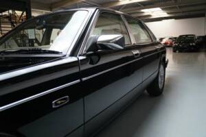 Image 37/47 of Jaguar XJ12 6.0 (1994)