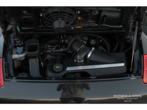 Bild 26/28 von Porsche 911 Carrera 4S (2004)