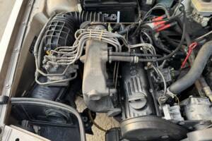 Image 25/57 of Volkswagen Passat 2.0 (1987)