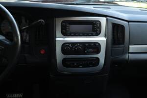 Image 56/82 of Dodge Ram SRT 10 (2005)