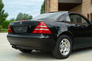 Obraz 27/50 pojazdu Mercedes-Benz SLK 200 (1998)