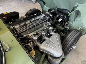 Bild 22/29 von Jaguar E-Type 4.2 (1967)
