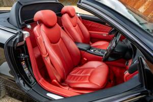 Image 26/47 of Mercedes-Benz SL 600 (2004)