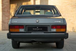 Image 8/50 of Alfa Romeo Alfetta Quadrifoglio Oro (1984)
