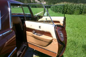 Image 6/20 of Imperial Crown Sedan (1962)