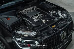 Image 12/23 of Mercedes-Benz GLC 63 S AMG 4MATIC+ (2020)
