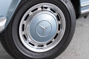 Image 22/48 of Mercedes-Benz 280 SL (1968)