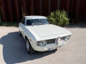 Image 5/87 of Alfa Romeo Giulia 1600 Sprint GT (1965)