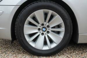 Immagine 23/50 di BMW 750i (2007)