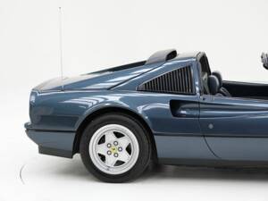 Image 13/15 de Ferrari 328 GTS (1988)