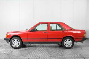 Obraz 9/50 pojazdu Mercedes-Benz 190 D (1986)