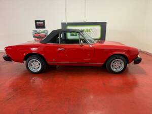 Image 7/50 de FIAT 124 Spider CS1 (1978)