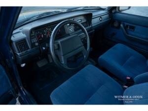 Image 8/28 of Volvo 240 (1992)
