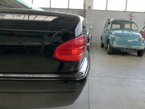 Image 8/33 of Mercedes-Benz E 230 (1995)