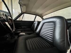 Image 24/30 of Maserati 3500 GTI Touring (1962)