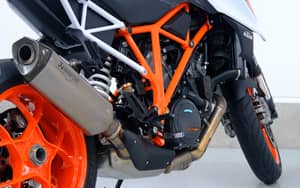 Image 78/83 of KTM 1290 Super Duke R (2018)
