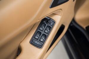 Image 8/32 of Aston Martin Vanquish (2013)