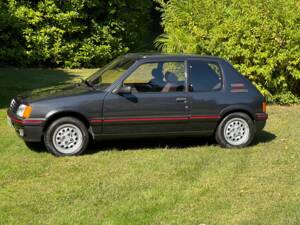 Bild 1/39 von Peugeot 205 GTi 1.6 (1986)