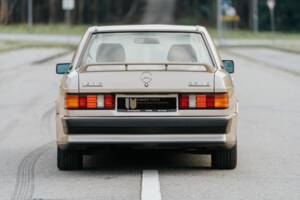 Image 7/69 de Mercedes-Benz 190 E 2.3-16 (1988)