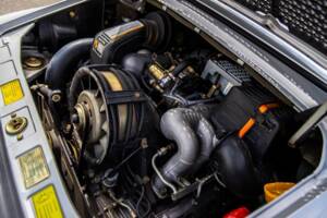 Image 87/132 of Porsche 911 Speedster 3.2 (1989)