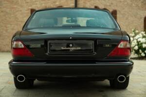 Image 9/50 de Jaguar XJR 4.0 (2000)