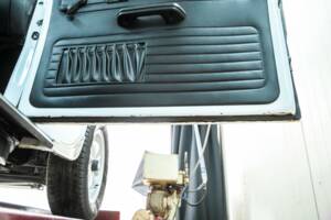 Bild 42/50 von Volkswagen Käfer 1303 LS (1976)