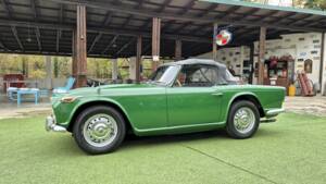 Image 48/66 of Triumph TR 4A IRS (1966)