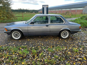 Bild 8/8 von BMW 323i (1980)