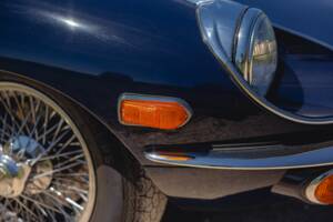Image 20/50 de Jaguar E-Type (1969)