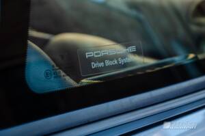 Immagine 11/13 di Porsche 911 Targa (1996)