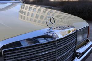 Bild 26/76 von Mercedes-Benz 280 SE (1977)