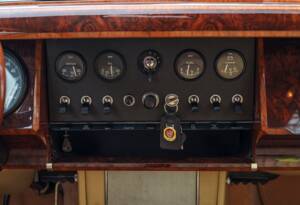 Image 19/31 of Jaguar 340 (1968)