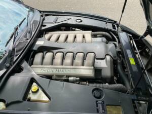 Bild 23/50 von Aston Martin DB 7 Vantage Volante (2002)