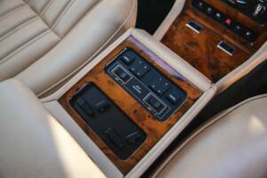 Imagen 35/50 de Rolls-Royce New Silver Dawn (1997)