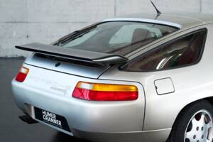 Image 31/50 of Porsche 928 GT (1989)