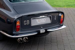 Image 39/79 of Aston Martin DB 6 (1968)
