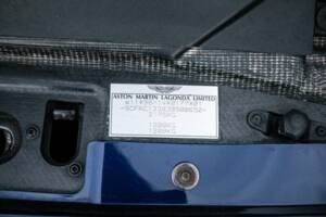 Bild 38/43 von Aston Martin V12 Vanquish (2003)