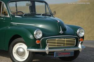 Image 2/17 of Morris Minor 1000 Traveller (1971)