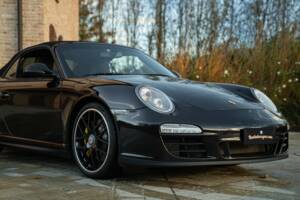 Image 33/50 of Porsche 911 Carrera GTS (2011)