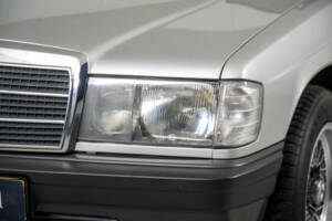 Image 21/50 of Mercedes-Benz 190 D (1984)