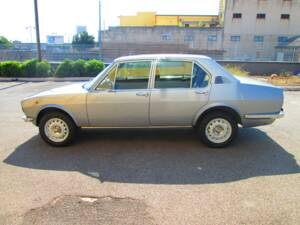 Immagine 6/81 di Alfa Romeo Alfetta 1.8 (1976)