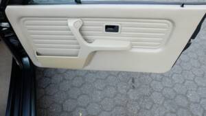 Immagine 25/48 di BMW 325i (1986)