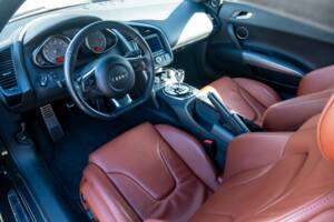 Image 20/33 of Audi R8 (2007)